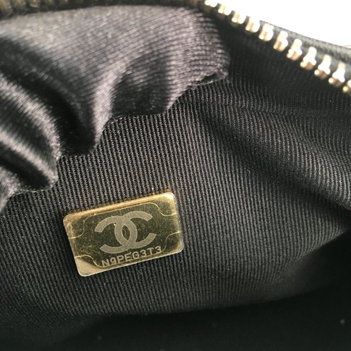【おもち⠀】裏張りしていますCHANEL ブラックレザー 靴箱付き スタイリッシュな足元が決まる】CHANEL☆ローファー☆ロゴ入り