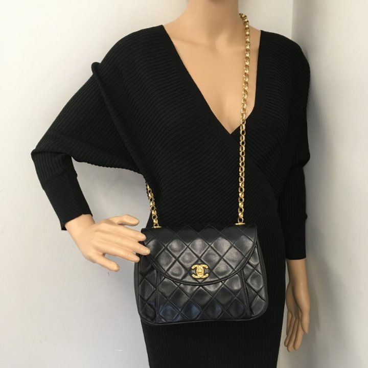 Chanel 1993 Vintage Chain Flap Black Lambskin - Luxe Du Jour