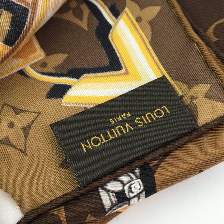 Louis Vuitton Silk Scarf - Luxe Du Jour
