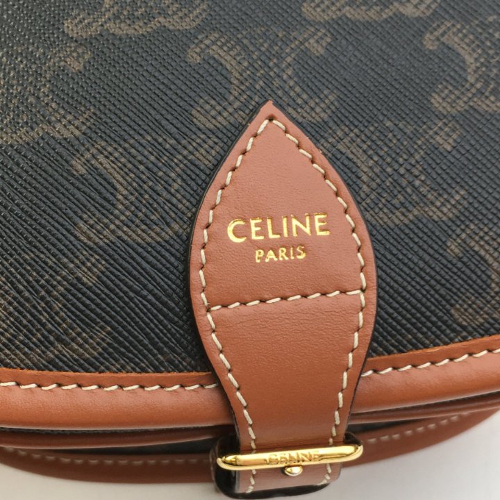 ★関税込み★ CELINE Folco Shoulderbag CELINE Folco Medium Triomphe Canvas Shoulder Bag Brown