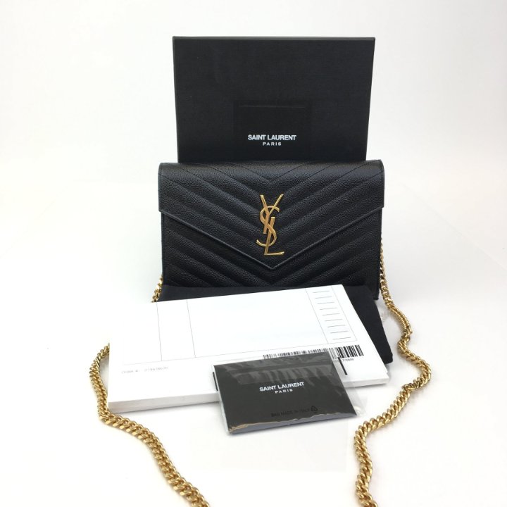 【関税＆送料込み】Saint Laurent Classic Cassandre Chain Wa CLASSIC CASSANDRE CHAIN WALLET IN GRAIN DE POUDRE LEATHER