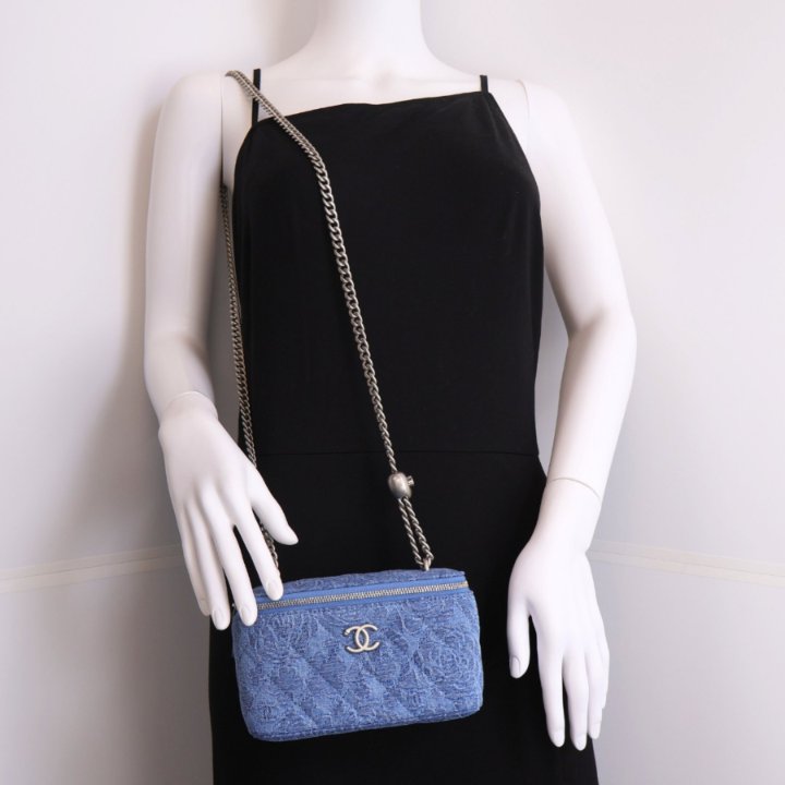 印象美を引き立てる逸品【CHANEL】デニムシュシュ シャネル シャネル22 スモール デニム チェーンショルダーバッグ