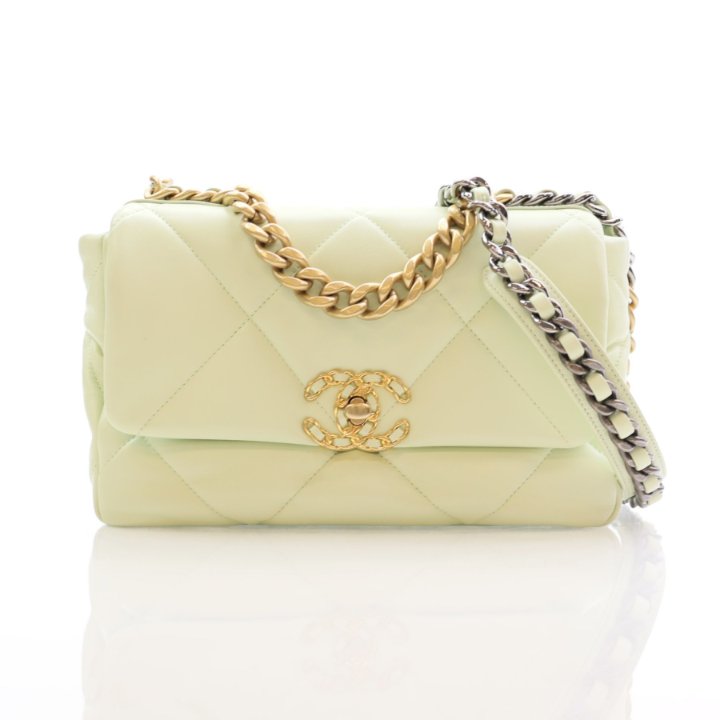Chanel 19 Flap Small 22C Vert Clair Lambskin - Luxe Du Jour