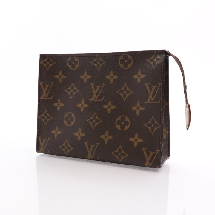 Louis Vuitton Toiletry Pouch 19 - Luxe Du Jour