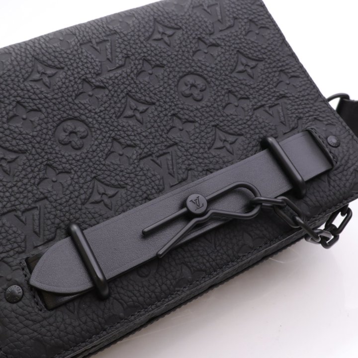 Louis Vuitton Steamer Messenger - Luxe Du Jour