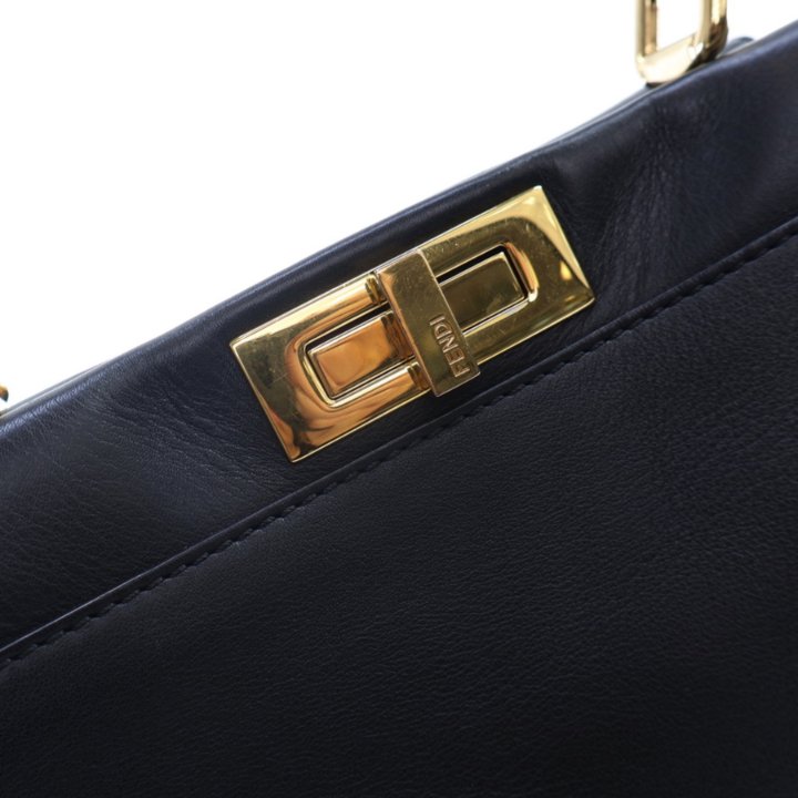 【高知インター店】 Medium Peekaboo Fendi - Jour Du Luxe ソフトドリンク