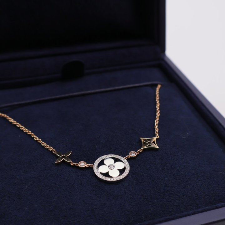 Louis Vuitton Idylle Diamond Blossom XL Necklace - Luxe Du Jour