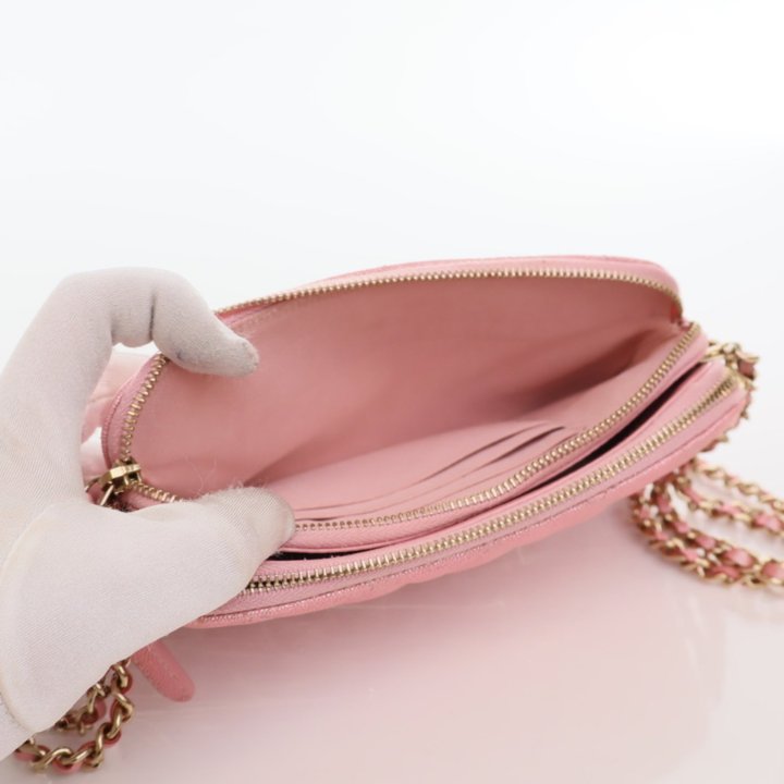 愛されピンクで手元にときめき【CHANEL】 Small Double Wallet Chanel Pink Leather CC Quilted Double Zip Wallet On Chain