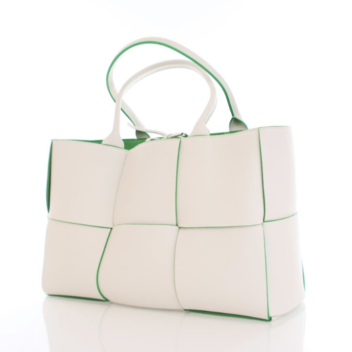 関税送料込Bottega Veneta Arco Tote Bag Bottega Veneta Maxi Intrecciato Arco Tote | First State