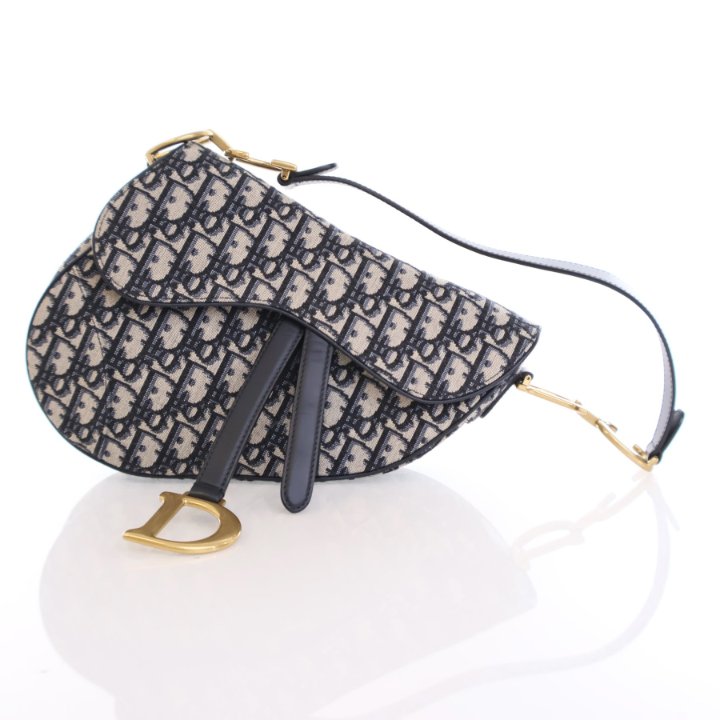 C'est Dior♡【 Dior 】バッグ ミディアム シックなデザイン】Dior C'EST DIOR バッグ ミディアム (Dior