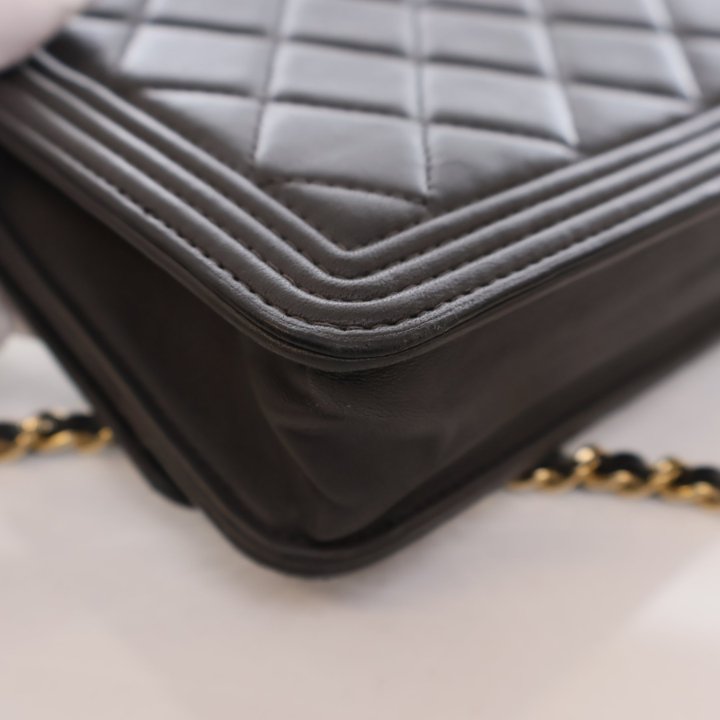 【BOY CHANEL】大人エレガント！ウォレットオンチェイン Boy chanel wallet on chain - Grained shiny calfskin & gold