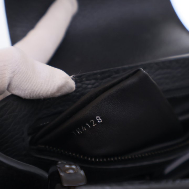 Louis Vuitton Capucines BB So Black - Luxe Bag Rental
