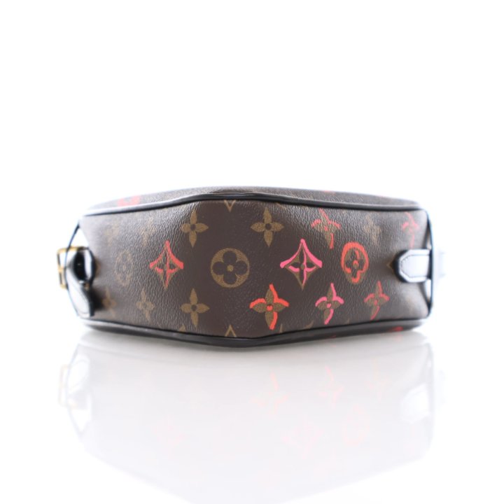 LOUIS VUITTON ダークグレー シュシュ Louis Vuitton Black Beige Giant Monogram Empreinte Double