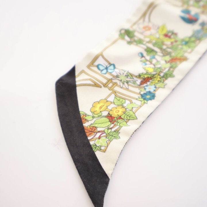 【関税＆送料込み】Gucci Twilly In Silk Gucci Floral Silk Twilly - Luxe Du Jour