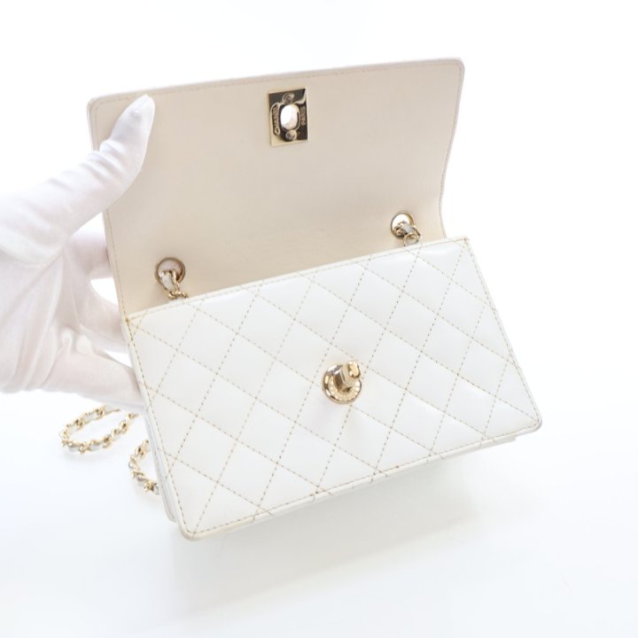 ★かわいいall white★CHANEL クラシックミニバックパック ミニ クラシック ハンドバッグ、ツイード、ホワイト、ブルー