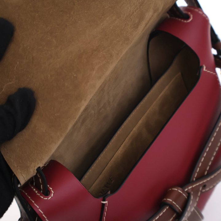 ロエベ♡ゲート♡スモール人気色 LOEWE】今の推しは、大人っぽく上品なミニバッグ｜＠BAILA