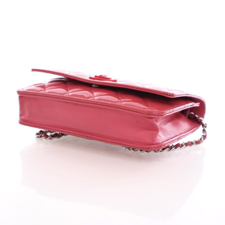 愛されピンクで手元にときめき【CHANEL】 Small Double Wallet Chanel Double Zip Wallet on Chain WOC Iridescent Calfskin