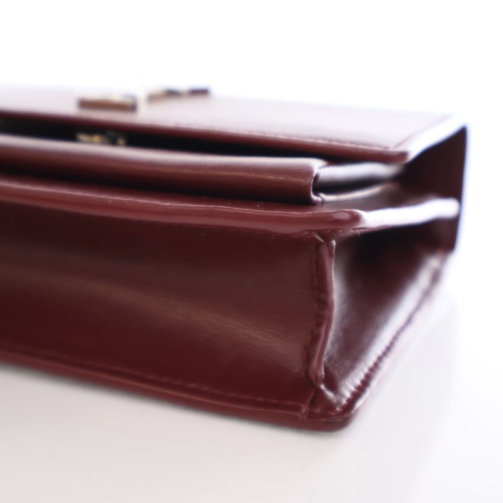 阿部　サンローラン Explore a Saint Laurent Black Leather Medium Sunset Shoulder