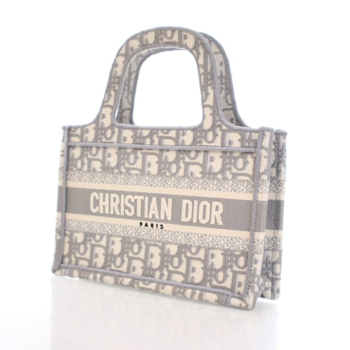 大人気！【DIOR】Book Tote Mini ブック トート ミニ 大人気ミニサイズ】DIOR ブック トート ミニ (Dior/ショルダー
