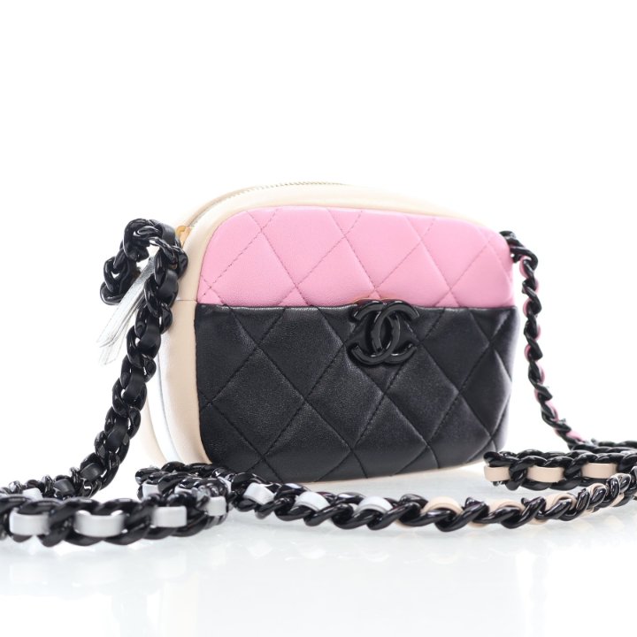 24AW【シャネル愛好家に大人気】◆CHANEL◆ミニカメラバッグ Chanel Camera Crossbody Bag Multicolor Lambskin - Luxe Du Jour