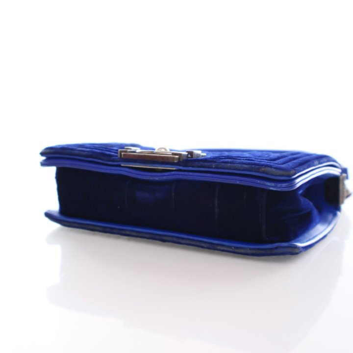 [CHANEL]★Velvet Mini Clutch Bag★Blue Chanel Blue Quilted Velvet Classic WOC CC Clutch Bag