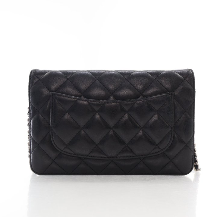 希少品◆入手困難♪【CHANEL】Wallet On Chain Silver Black Chanel Black Caviar Quilted Wallet On Chain Silver Hardware
