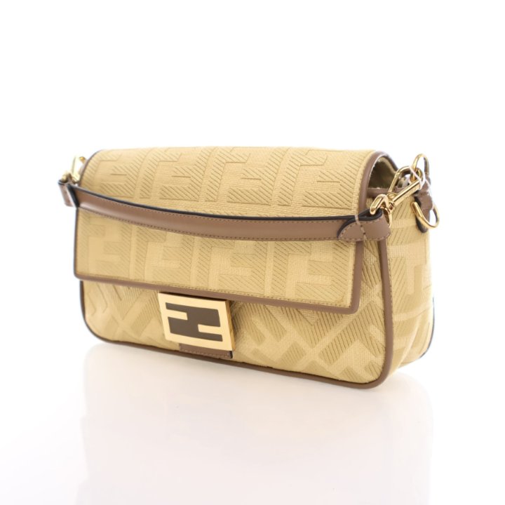FENDI(フェンディ)正規品/関税送料込み BAGUETTE RAFFIA BAG Fendi Raffia Vitello Baguette - Luxe Bag Rental