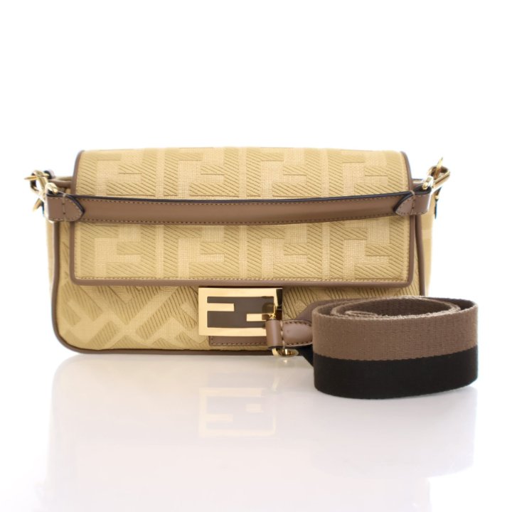関税送料込★FENDI★BAGUETTE RAFFIAショルダーバッグ★ベージュ Fendi Raffia Vitello Baguette - Luxe Bag Rental