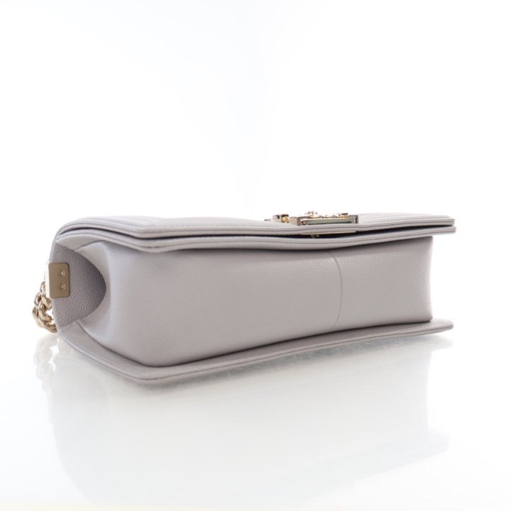 【ヴィンテージ】RankS☆Chanel Light Grey Boy Medium Series25 Chanel Boy Bag Old Medium Grey Caviar - Luxe Du Jour