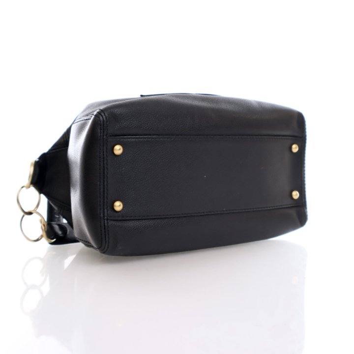 CHANEL  手袋 7 1/2  ブラック COCO マークステッチ スエード Chanel Coco Mark Shoulder Bag Black Calfskin - Luxe Du Jour
