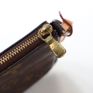 Louis Vuitton ベージュ レザー バングル SN1909 - メルカリ