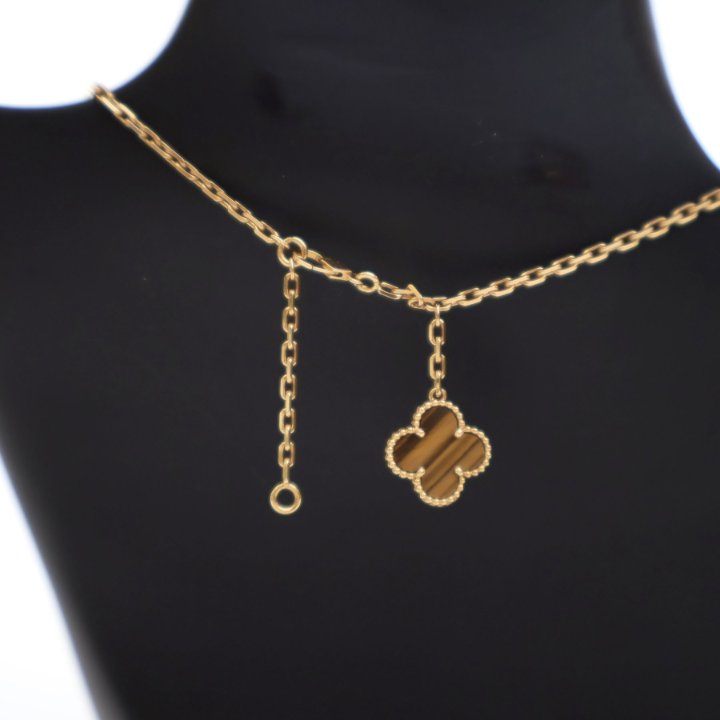 VCA1906様3点おまとめページ❣️ Van Cleef and Arpels Magic Alhambra 6 Motifs Necklace - Luxe Du Jour