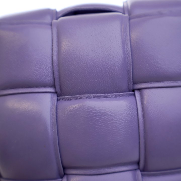 【のぐ】BOTTEGA VENETA パープルケース Bottega Veneta Chain Cassette Bag - Luxe Du Jour