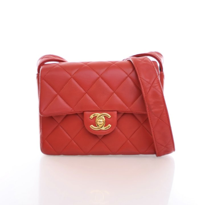 【ヴィンテージ】Rank:S☆Chanel Red Square Classic Mini Flap Chanel Mini Red Lambskin Square Classic Flap Bag - Luxe Du Jour