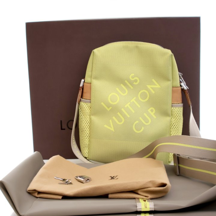 LOUIS VUITTON CUPバッグ　ポーチ Louis Vuitton Coffee Cup 2021 Fall Winter Collection