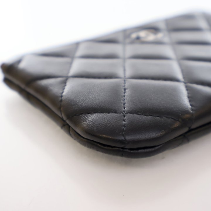 【CHANEL】シャネルミニ ケースポーチ★mini o case pouch CHANEL Mini O Case Pouch in 22B Grey k Caviar | Dearluxe