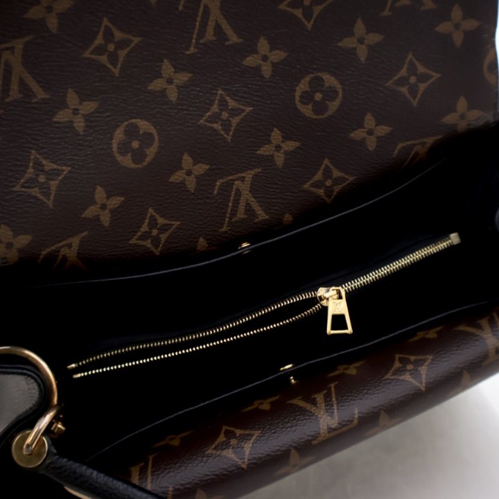 Louis Vuitton Double V Bag - Luxe Du Jour