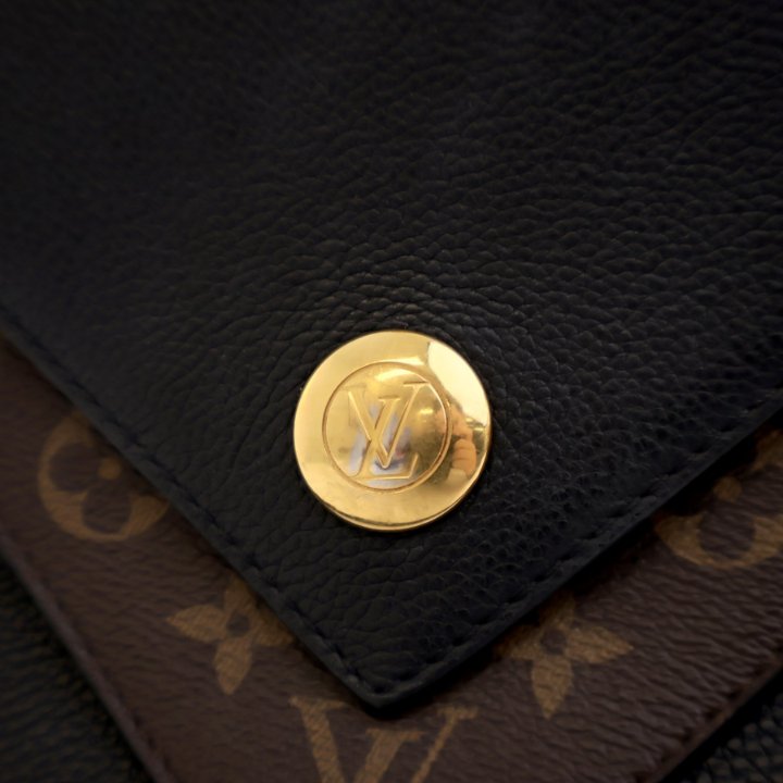 Louis Vuitton Double V Bag - Luxe Du Jour