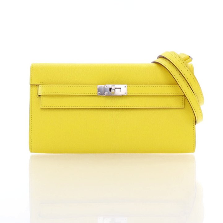春先に淡いイエロー【HERMES】ジレ col camionneur Hがポイント♪】HERMES スニーカー (HERMES/スニーカー
