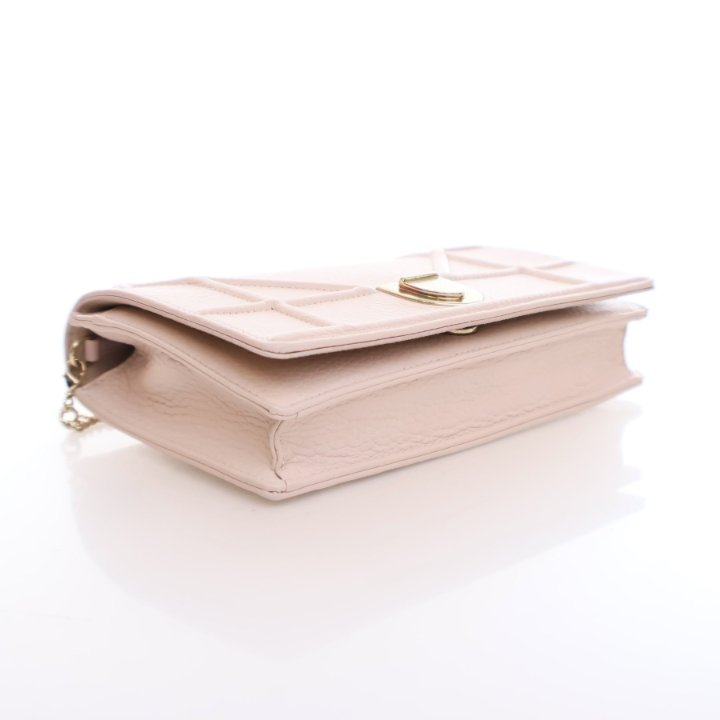 Christian Dior DIORAMA ディオラマ チェーンシバッグ CHRISTIAN DIOR Diorama Micro-Cannage Patent Leather Wallet on Chain Or