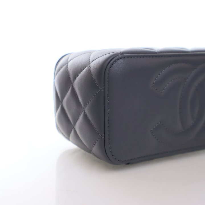 Chanel Pearl Crush Vanity Case Grey Lambskin - Luxe Du Jour