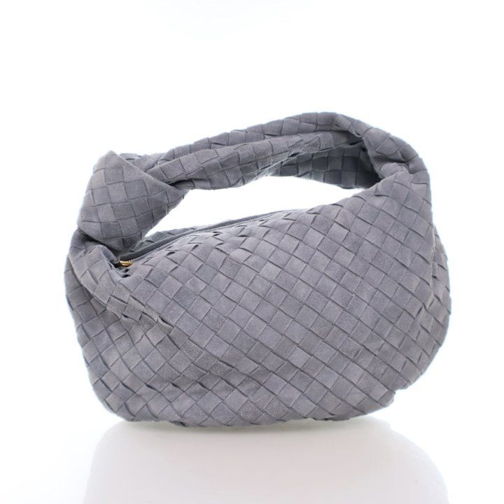 ■BOTTEGA VENETA■ Jodi Shoulder Bag Light Grey 651876VCPP51 Bottega Veneta: Gray Teen Jodie Shoulder Bag | SSENSE