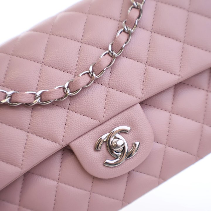 Chanel（シャネル）AP2136ピンクキャビアWOC Chanel Classic Flap Medium Pink Caviar - Luxe Du Jour