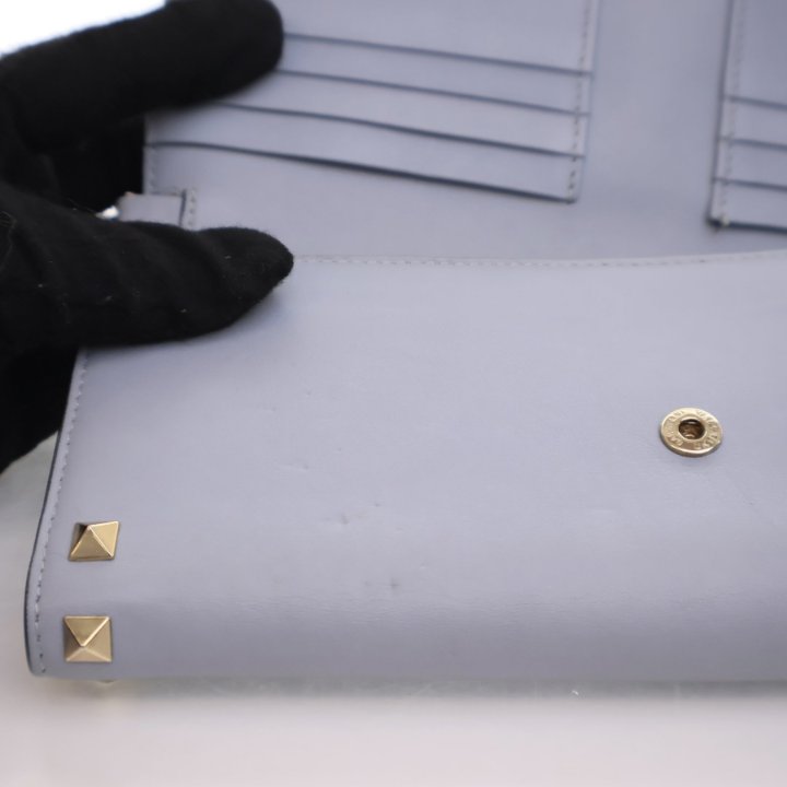 Valentino Rockstud Wallet On Chain (WOC) - Luxe Du Jour