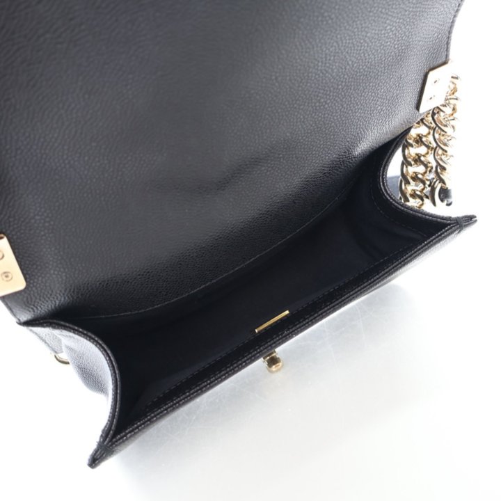 ショルダーバッグ・ポシェット × ヴィンテージ(中古) Chanel Chevron Boy Bag Small Chanel Chevron Boy Bag Small Black Caviar - Luxe Du Jour
