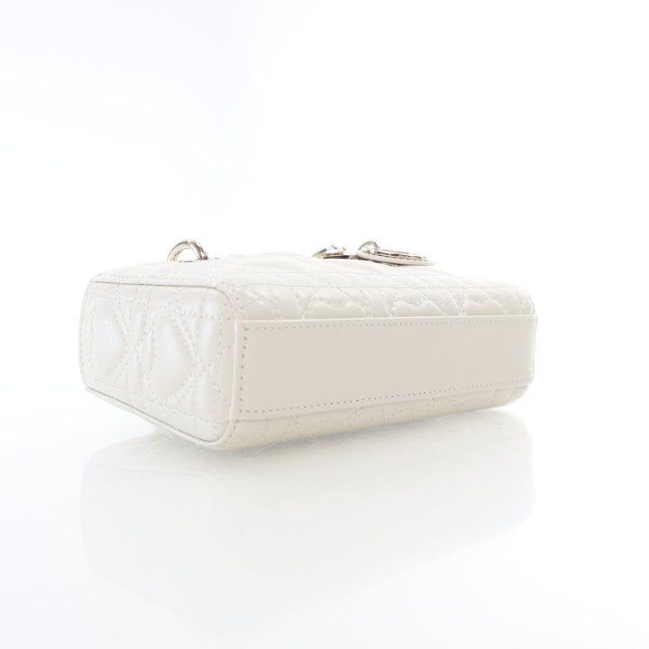 【VIPセール】DIOR ミスデイジー ホワイト ミニバッグ Dior White Mini Shoulder Bag – Treasures of NYC
