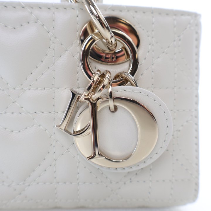 【Dior】関税・送料込★ホワイト スモール レディ D-Joy バッグ Dior White Lambskin Lady D-Joy Micro Bag - Luxe Du Jour