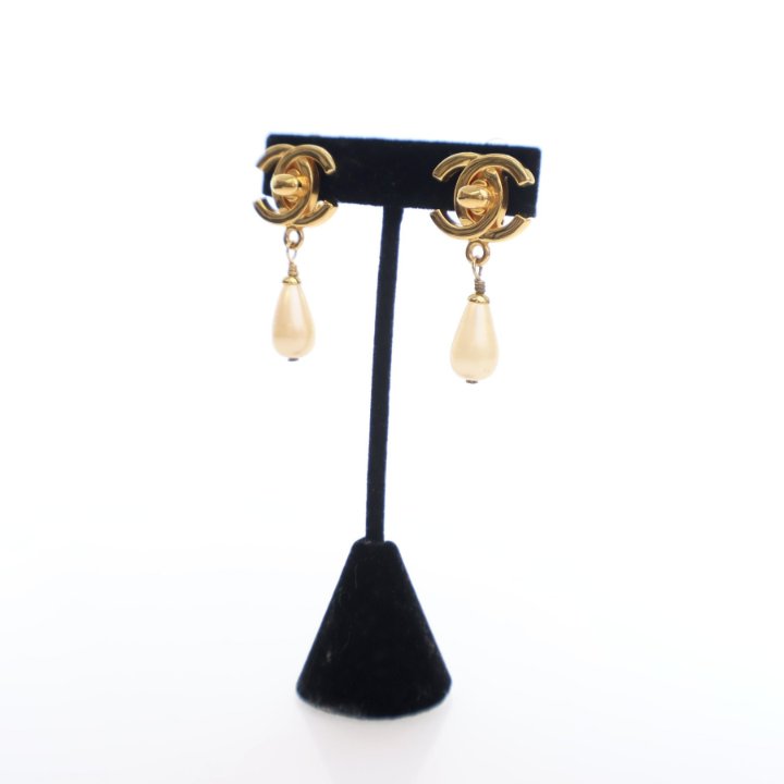 Chanel Vintage CC Turnlock Pearl Drop Clip On Earrings Luxe Du Jour