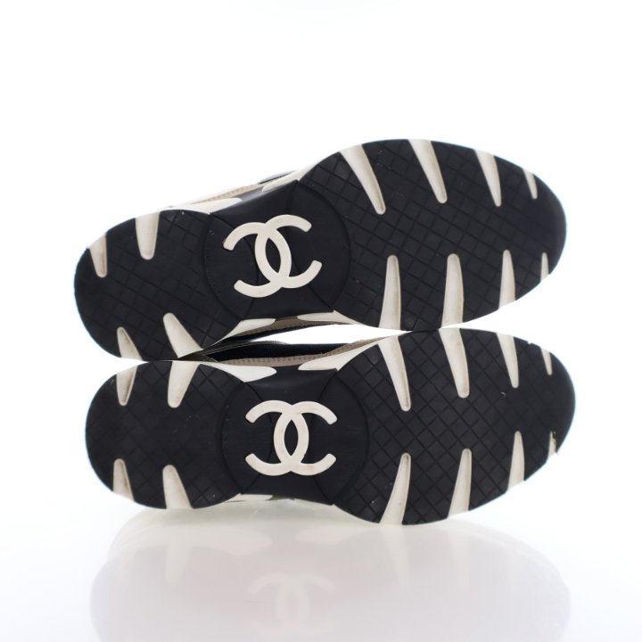 Chanel Sneakers Sz 37 - Luxe Du Jour