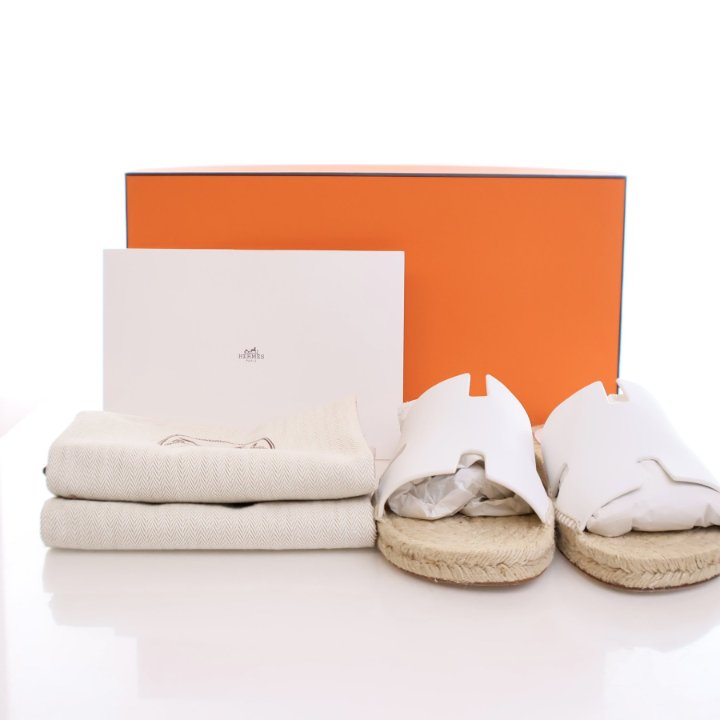 大人のカジュアル美学♪【HERMES】Antigua Espadrilles Antigua espadrille | Hermès USA